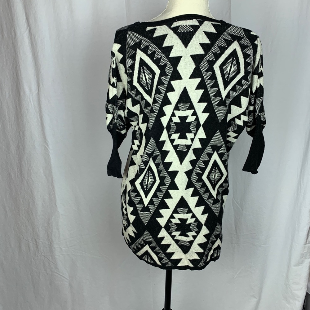 Romeo and Juliet Aztec style sweater - Picture 4 of 5